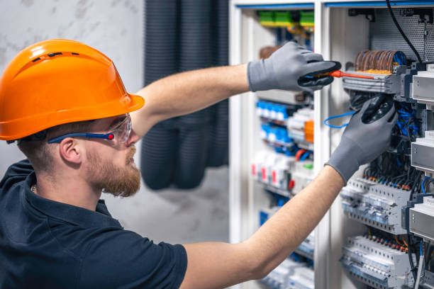 Best Circuit Breaker Repair  in Lakes West, CT